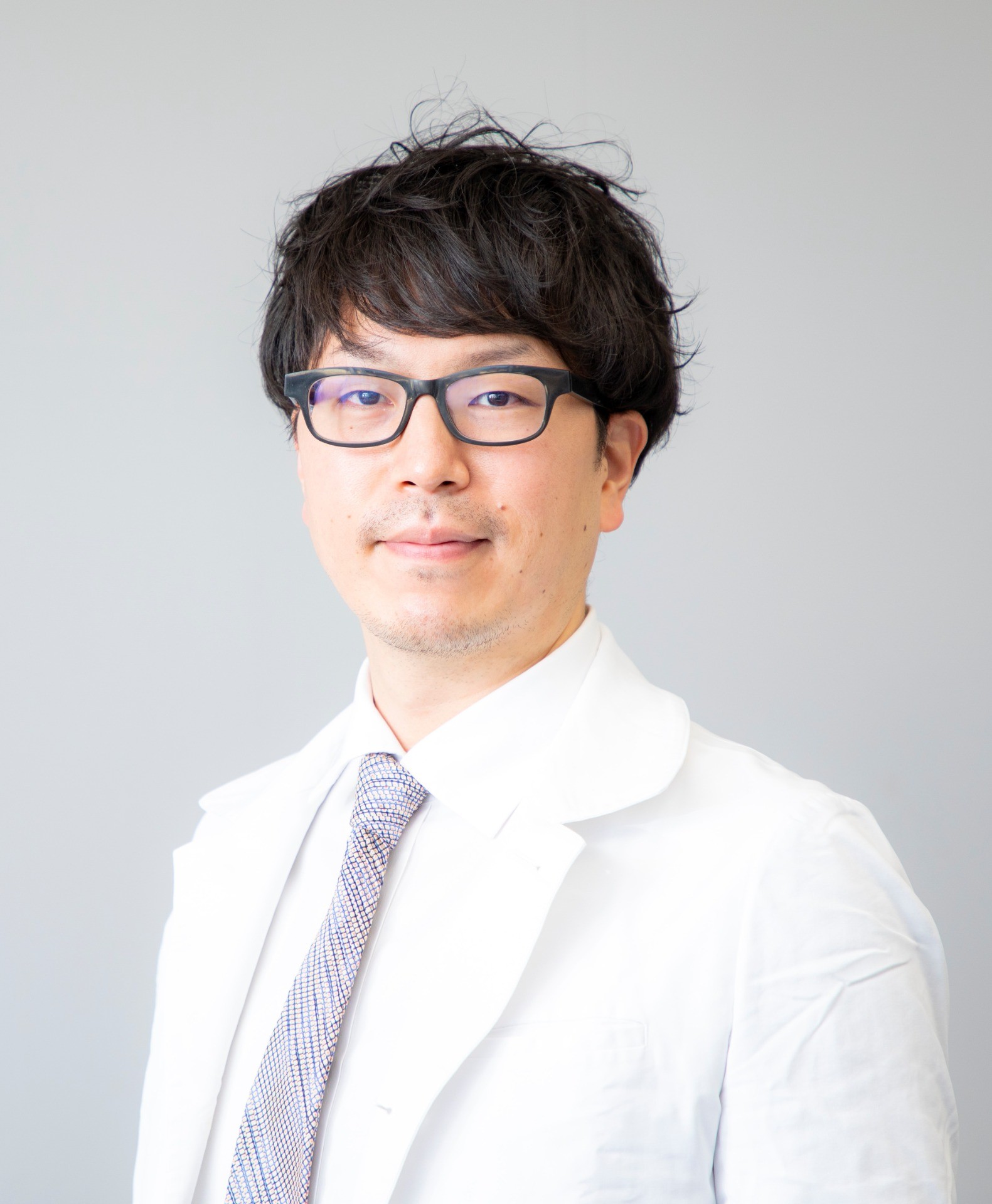 新妻 学